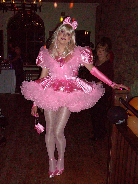 dollydeegagme: sissysallygray: oxypink:  thoughtsbedhindmythouhts:  I’m all for pink. I’