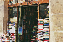 modern-day-vintage:   This bookshop is like 5 minutes away from Shakespeare &amp; Co., but not too many people know about it apparently because while Shakespeare &amp; Co. is completely overrun most of the time, this bookshop isn’t. It’s run by a