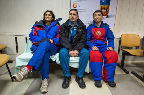 Soyuz TMA-05M and Expedition 33 crewmembers Suni Williams, Yuri Malachenko and Aki Hoshide at Kustan