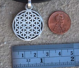 mentalalchemy:  Free flower of life pendant giveaway by MentalAlchemyBy reblogging this post, you are entered into an opportunity to receive a free flower of life pendant.I am shipping 4 wonderful flower of life pendants, which means 4 people can win.
