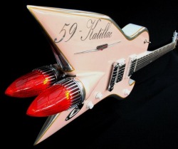 be-a-rebel-live-low:  psychoactivelectricity:  1959 Caddy Fin Guitar  Omfg