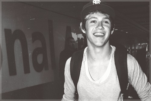 I miss the long scruffy hair, snapback wearing niall