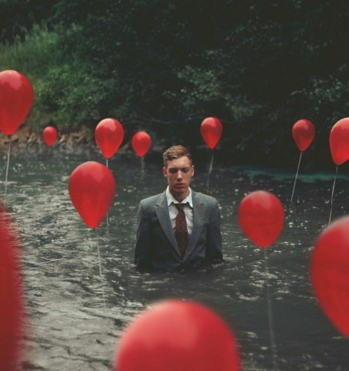 red balloons