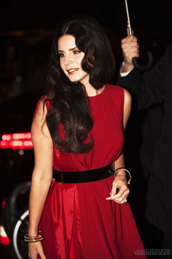 ikilledlanadelrey:  Lana Del Rey Red dress