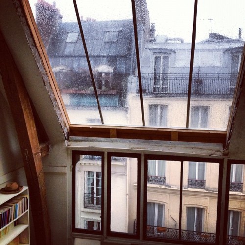 whispering-in-your-head:Paris in the rain is the most beautiful sight ever 