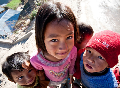 Friendly kids in Dhunche, Rasuwa, Nepal. Photography by BrookR