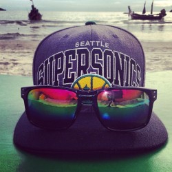 hiddenpass:  Essential Accessories #sunglasses #hat #seattle #oakley #cap #me #supersonics #katabeach #ocean #accessories