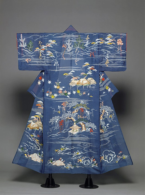 &lsquo;Hitoe&rsquo; (unlined) 'ro&rsquo; (semi-transparent gauze) silk kimono, circa 175
