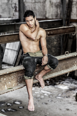 justatadhorny:  Mathews Colares by Lucio