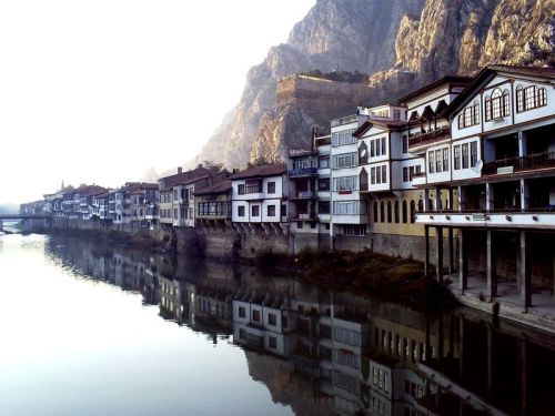 (via AMASYA, a photo from Amasya, Central Anatolia | TrekEarth)Amasya, Turkey