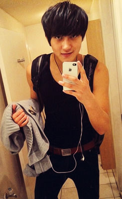 exo-we-are-one:  holy fuck that smirl and sexiness is killing me  