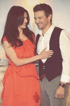 ibong-adarna:   Rachel Weisz & Co-Stars  i wanna be her in my next life. 