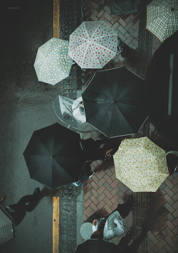 irresistiblecatch:  Perspective.  Love umbrellas