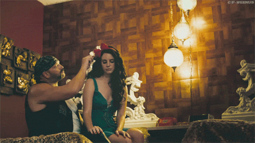 deviouslittlevixen:  When Daddy Brushes Your hair.