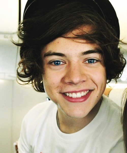 hoerens:  Harry Styles → blue eyes 