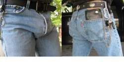 truckers-cruiser:  rawlthrbootsff:  Always thought this was hot.  Hot Trucker crotch