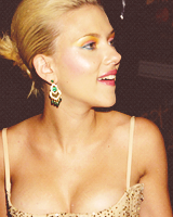 xanis:  HAPPY BIRTHDAY SCARLETT INGRID JOHANSSON! (b. Nov 22, 1984)  Super happy