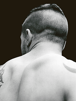 hard-y:  I love acting, it is so much more real than life. 