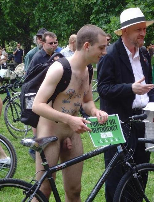 Major Dad&rsquo;s Public Nudity 0571  londonnakedbikeride: Another one of this bloke…