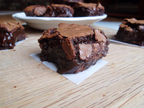 Porn photo gastrogirl:  best-ever brownies. 