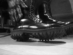 the-alley:  Boots to adore 