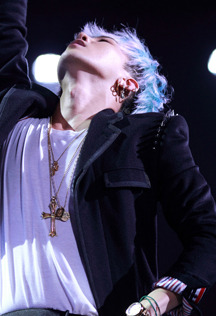 under-jiyongsarmpit:  Kwon Jiyong, Sketchbook Pre-Recording 