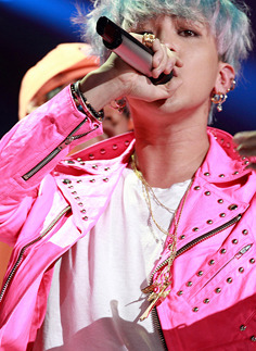 under-jiyongsarmpit:  Kwon Jiyong, Sketchbook Pre-Recording 
