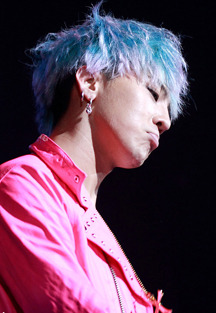 under-jiyongsarmpit:  Kwon Jiyong, Sketchbook Pre-Recording 