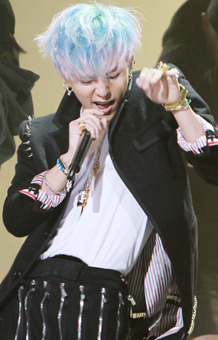 under-jiyongsarmpit:  Kwon Jiyong, Sketchbook Pre-Recording 