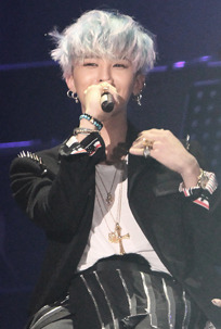 under-jiyongsarmpit:  Kwon Jiyong, Sketchbook Pre-Recording 