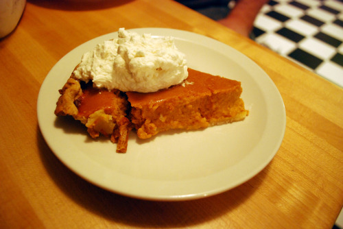 pleaseandaitah:314eater:ilovedessert:Homemade pumpkin pie with homemade whipped cream (by queenofthe