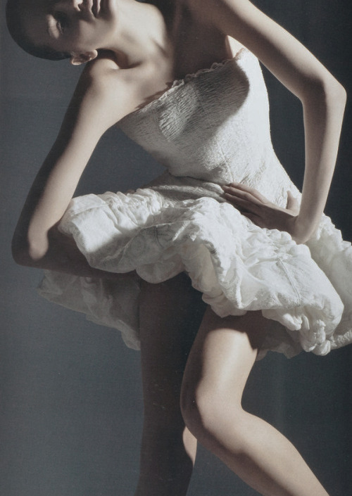  Lily Donaldson by Mario Sorrenti for V #41, adult photos