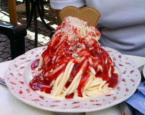 titanfairy:I just thought everyone should knowthat there is a German dessert called Spaghettieiswhic