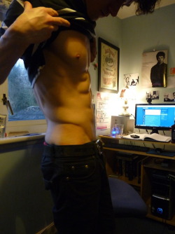 racock:  cuteguyss:  abs, vline and tumblr