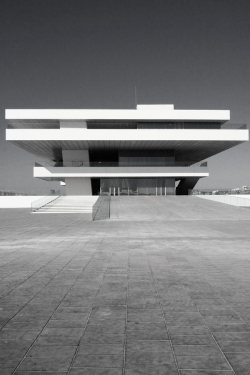 Fiore-Rosso:  David Chipperfield, B720 Architects,Valencia. [Alexandre Da Luz Mendes