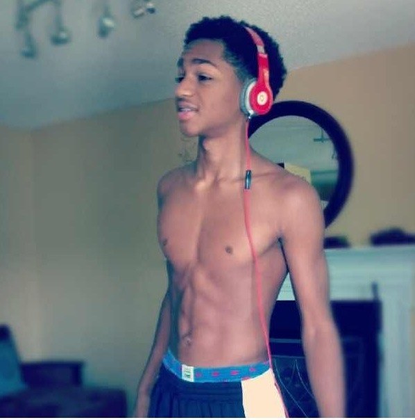 talldaddy:  hello-tyseanriles-blr:  Now this a hot boy 😜👆👆👍👍  www.talldaddy.tumblr.com/archive