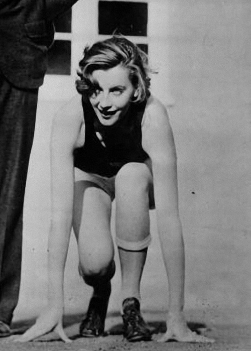harlow-jean: Greta Garbo exercising near the Fox studio. c.1927 