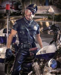 Dirtyguy6900:  Hot Cop Ready 4 Serious Action