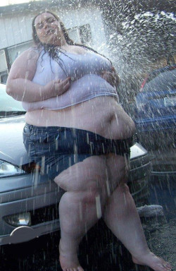 twiggynightmare:  I want her to wash my car