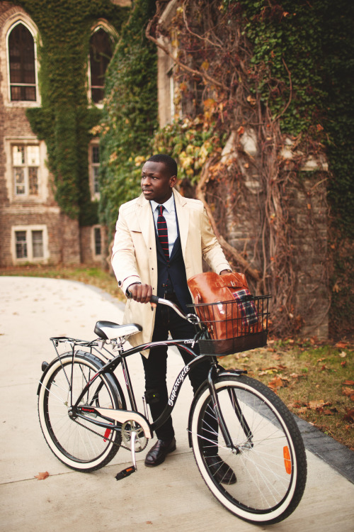 delightfulcycles: suits on bikes