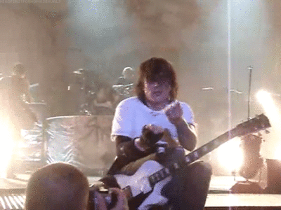 unluckycupcake:  oopsspilledmymusic:  x-twisted-x:  remember that one time when Franks guitar string broke so he just sat on the stage pouting?      