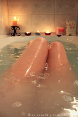 that-dream-girl:  Taking a bath after a long week … !