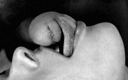 blackleatherbelt:  the curl of your seductive tongue…Mmmmm