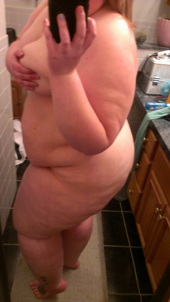 cassandraleececilia:   You know what, I am in love with the way my body looks naked.