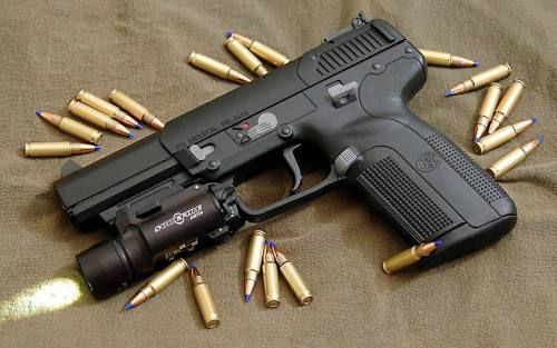 FN 5.7mmHOT DAMN!