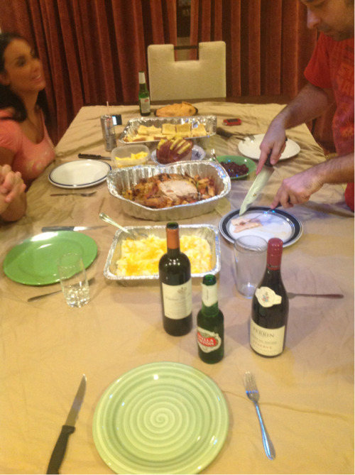 The beautiful thanksgiving dinner - only my eyes was aloud to attend ;)