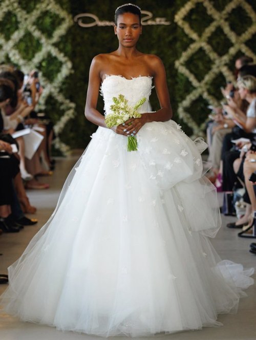 Oscar De La Renta Bridal Spring 2013 Collection is nothing less than spectacular.