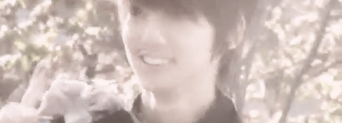 Sex seutasuib:  youngmin’s being so cute. (c)  pictures