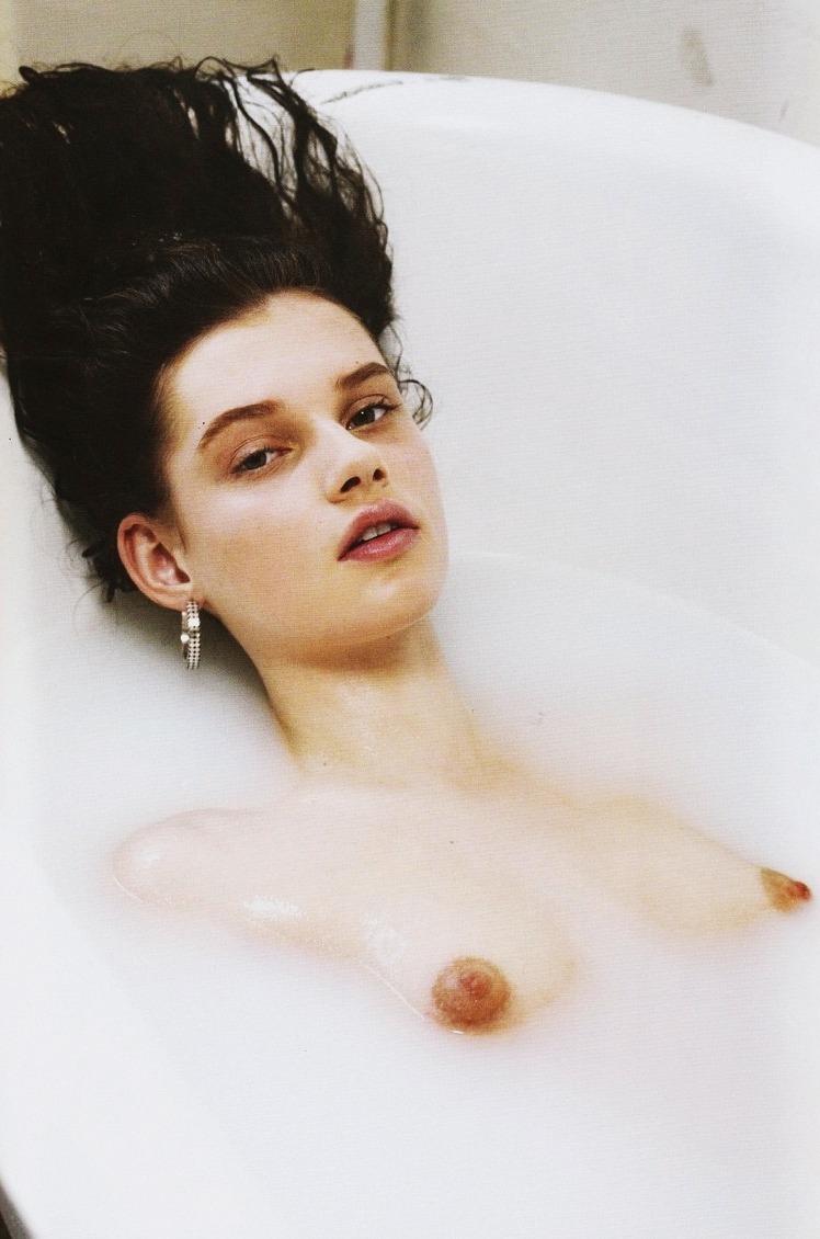 gethecool:  Giedre Dukauskaite for French Revue de Modes F/W 2008 by Mel Karch 