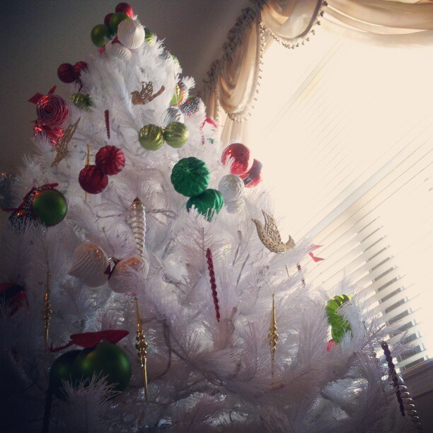 We&rsquo;re ready! (: #christmas #tree #christmastree #presents #Santa #bows